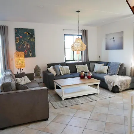 Buiten 418 Holiday home